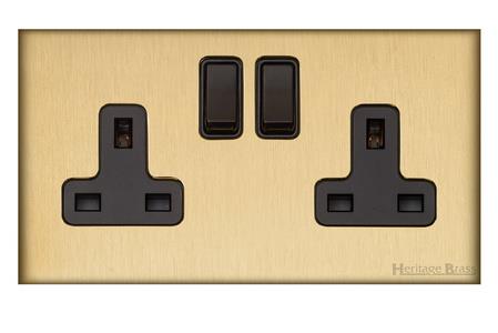Windsor Range Matt Brass-Double Socket (13 Amp)