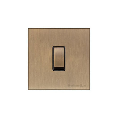 Winchester Range-Antique Brass-1 Gang Rocker Switch (10 Amp)